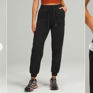 NWT Lululemon Scuba Relaxed High-Rise Jogger